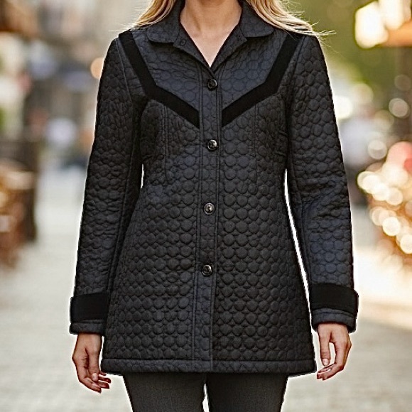 Betsey Johnson Jackets & Blazers - Betsey Johnson Coat Black Mini Circle Quilt Lightweight Hooded Jacket Size M